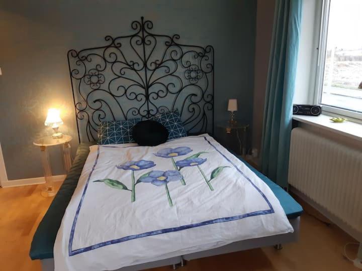 Lyxigt Rum Med Eget/Badrum Med Spa Kaensla 延雪平 外观 照片